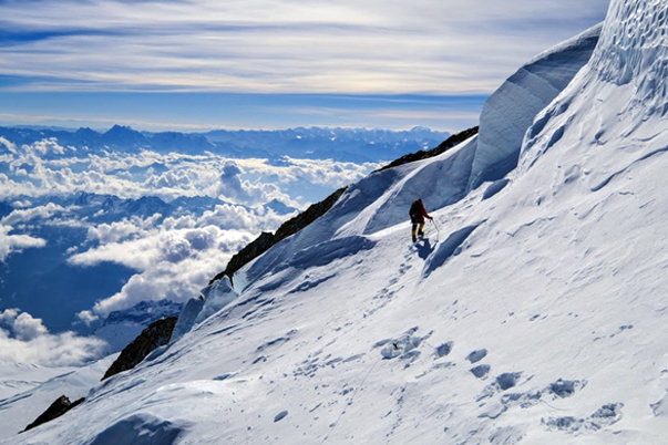 Гора МАКАЛУ (8485 м).