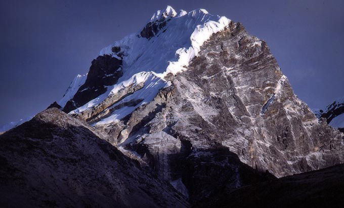 Пик Лобуче (6119 м) в Непале